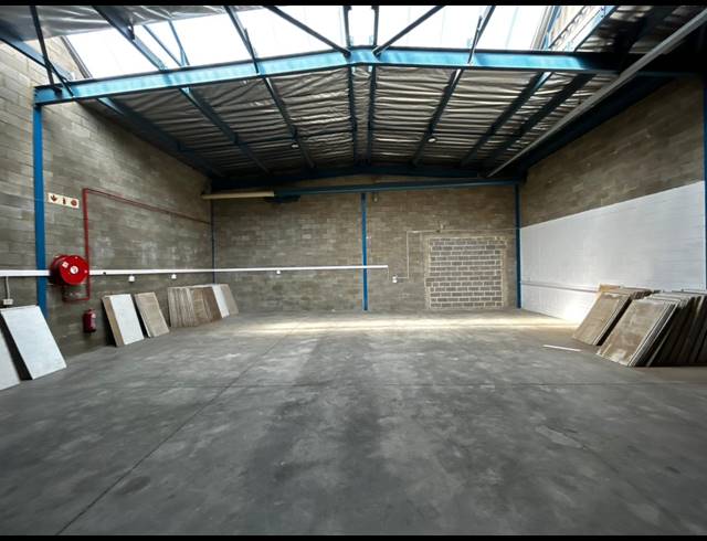 265M² WAREHOUSE TO LET IN EASTGATE